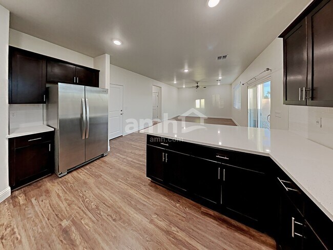 Photo - 711 Terrain Star Ave
