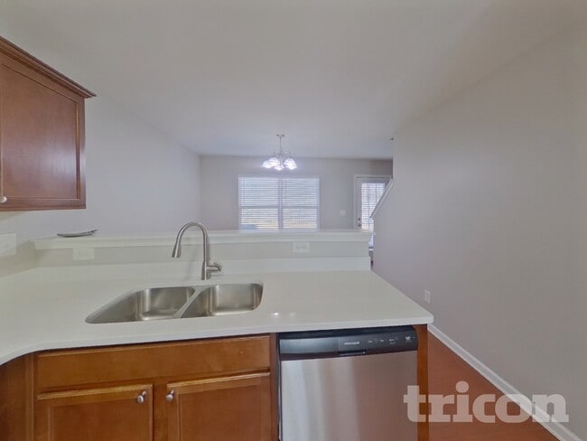 Photo - 9425 Macquarie Ln