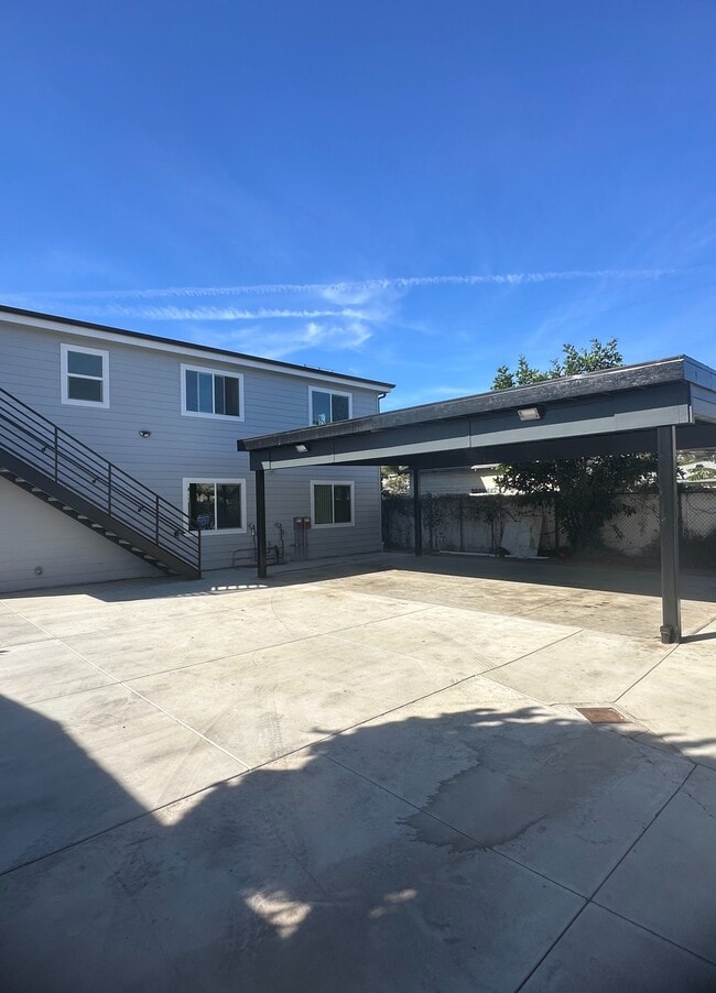 Building Photo - Reddy Gardena Properties