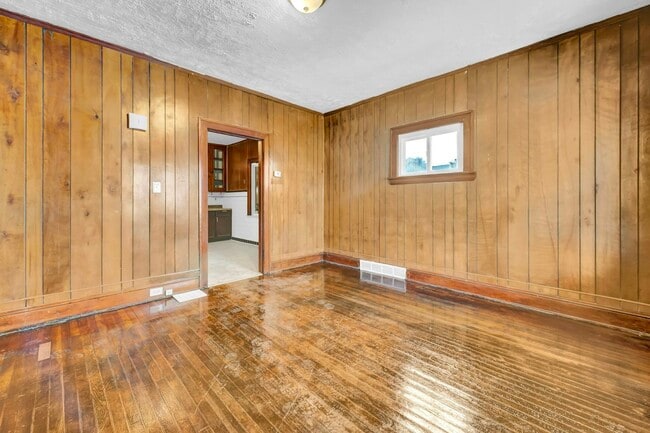 Photo - 7412 Worley Ave