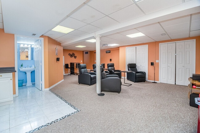 Building Photo - 8057 Mason Ln