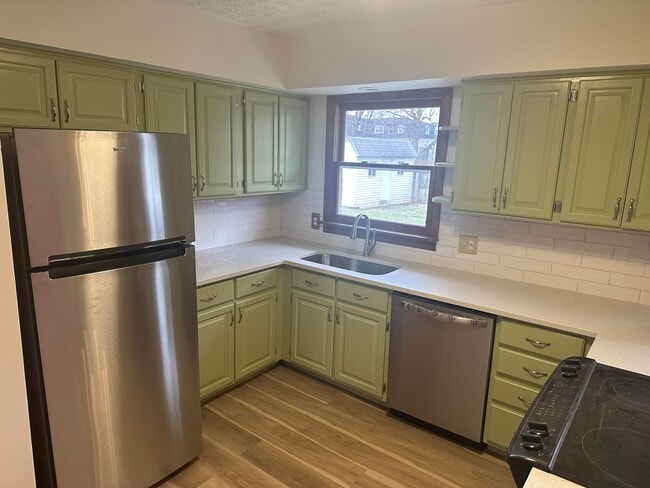 Photo - 603 Worcester Rd