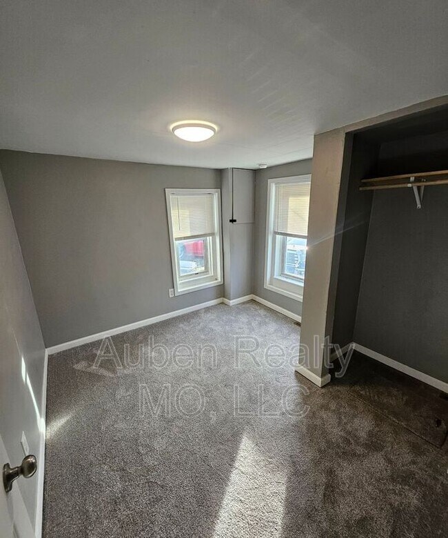 Photo - 3931 NE Hill Haven Rd