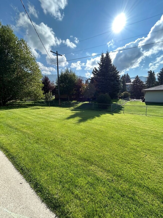 Photo - 3470 S Hillcrest Dr