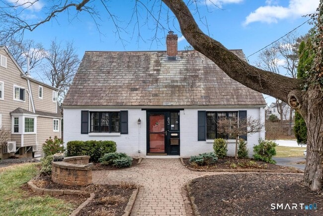 Building Photo - 83 Meadowbrook Rd