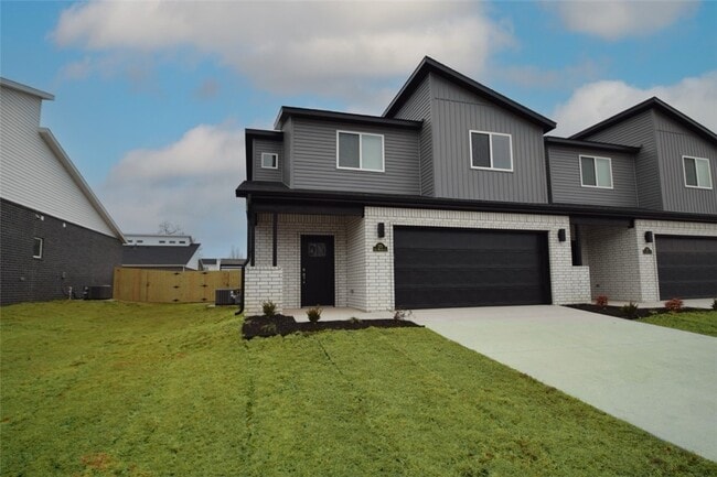 Building Photo - 723 Sun Meadows Loop