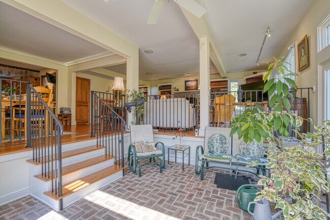 Photo - 30595 Kingston Rd