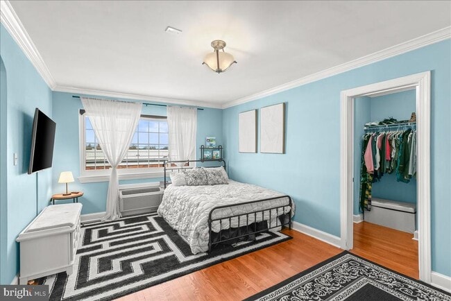 Photo - 820 N Washington St Unit 327