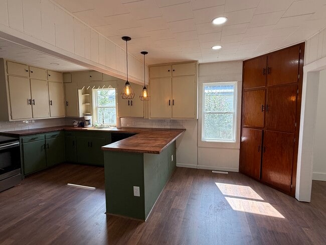 Photo - 1308 E Oak St