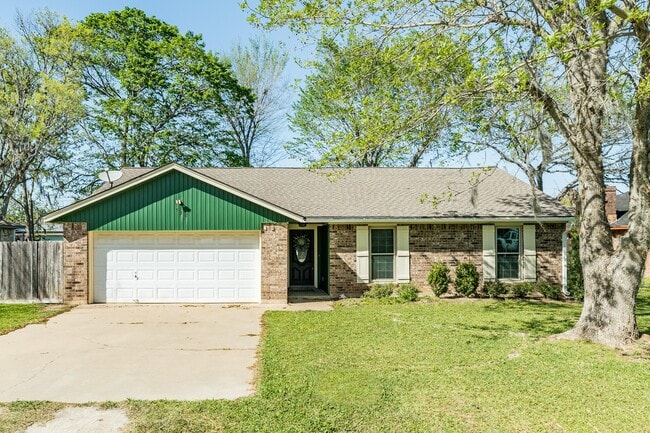 Photo - 530 Tall Timber Dr