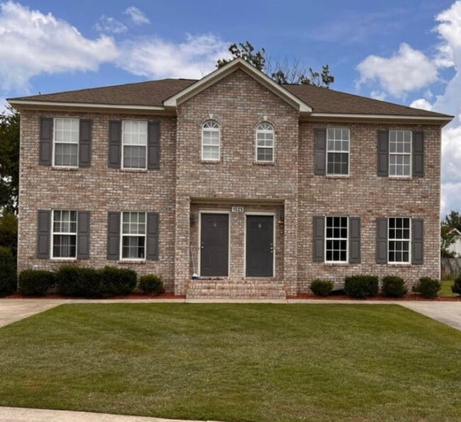 1525 Pine Brook Ct Unidad Shared Townhome
