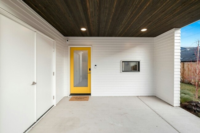 Photo - 4809 N Kerby Ave