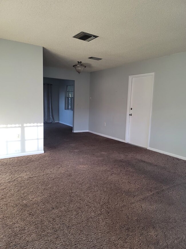 Photo - 3 Bedroom 1 Bath available in Marion Oaks