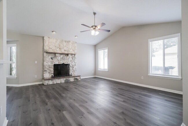 Photo - 20507 Maxim Pkwy