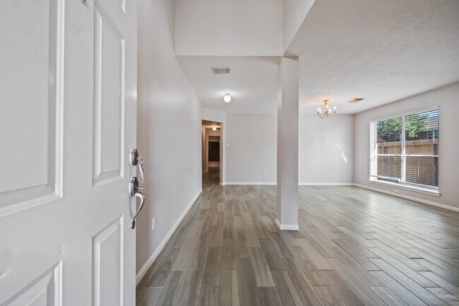 Photo - 22623 Round Valley Dr