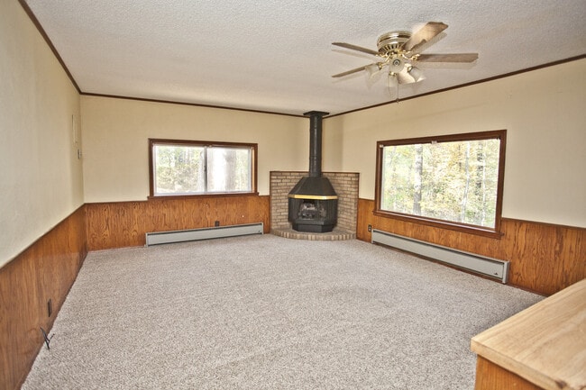 Photo - ***33 Sheneman Drive***