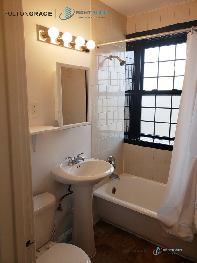 Photo - 2063 W Lawrence Ave Unit 307