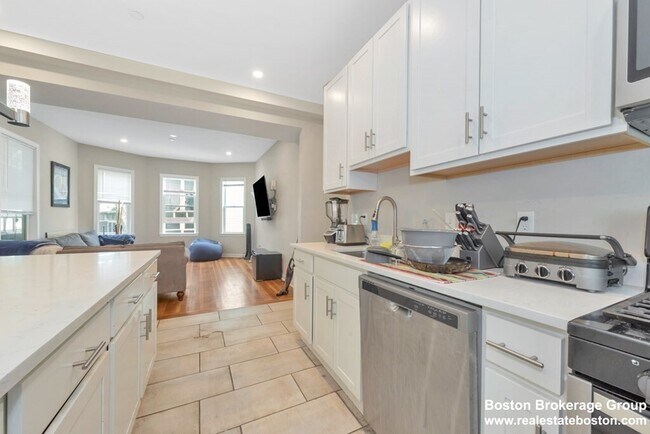 Photo - 228 Calumet St