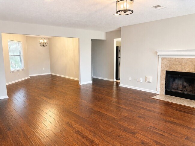 Photo - 2138 Tower Bridge Rd