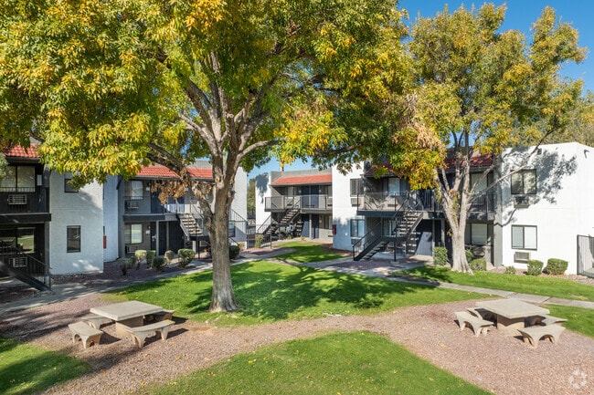 Vista Montana Apartments