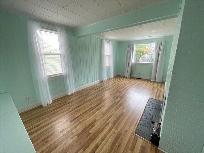 Photo - 412 Lyndale Dr