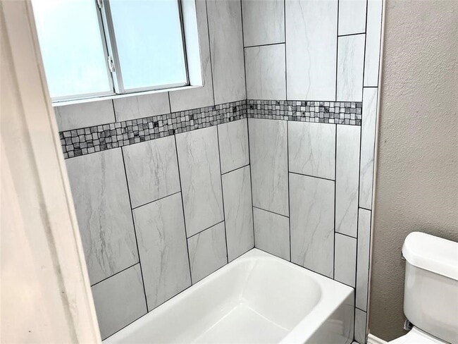 Photo - 1604 Broken Arrow St