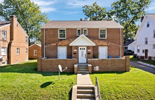 Photo - 1544-1546 Logan Ave NW Apartment Unit 1546 Logan ave nw canton