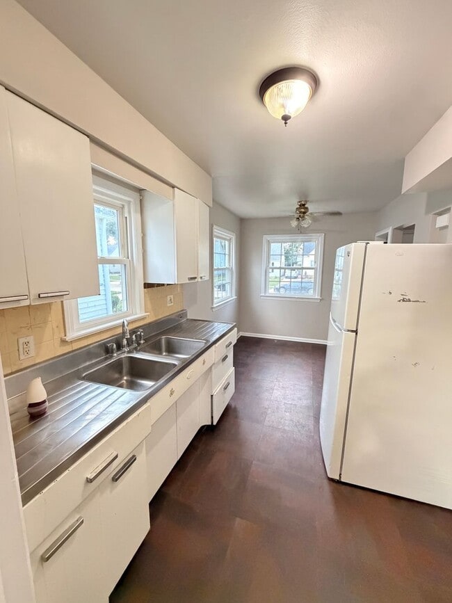 Photo - 5503 Allanwood Rd