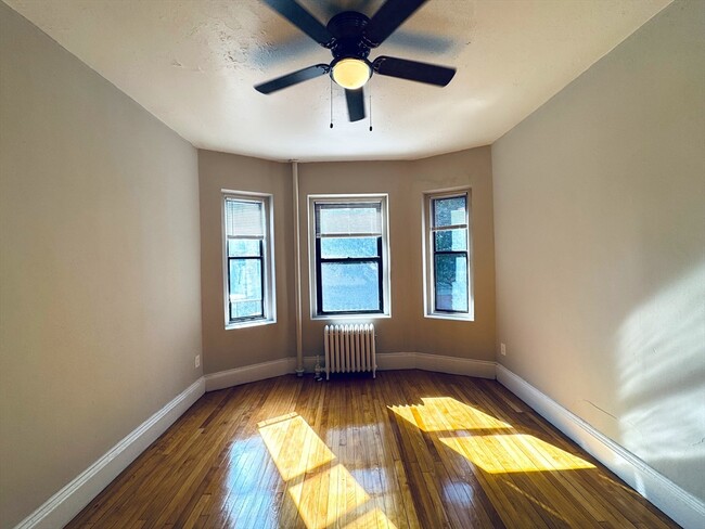 Photo - 4 Langmaid Ave Unit 1