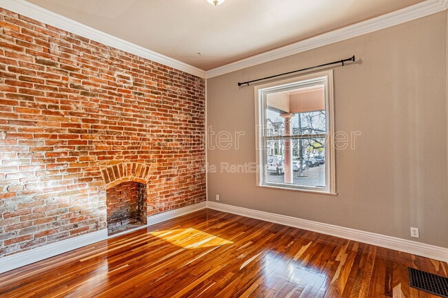 Photo - 2105 W 31st Ave