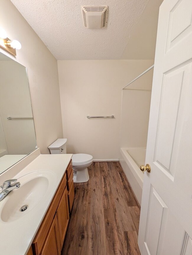 Photo - Black Mountain Upper Level Apartment Rental