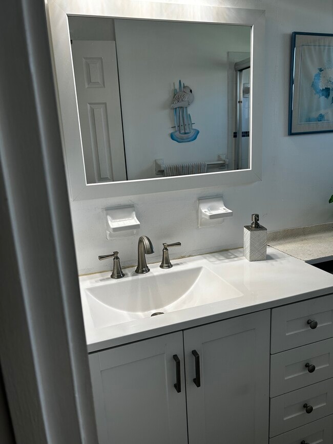 Guest bathroom - 5059 Live Oak Cir Unit Villa Condo