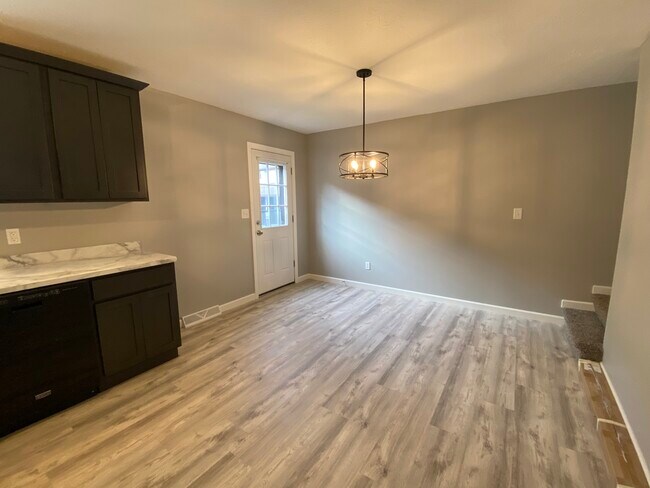 Photo - 6036 Applecrest Ct