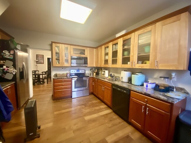 Photo - 628 Elm St