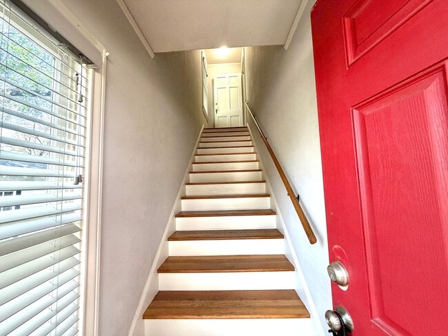 Photo - 109 W Norwood Ct