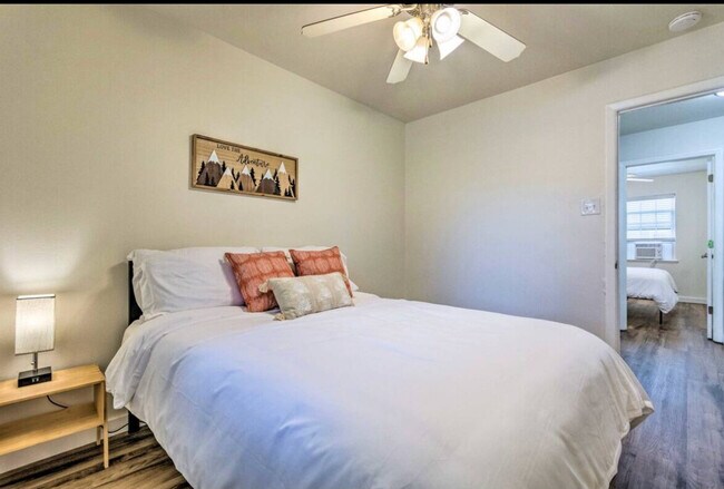 Photo - 4021 W 8th St Unit ID1296516P