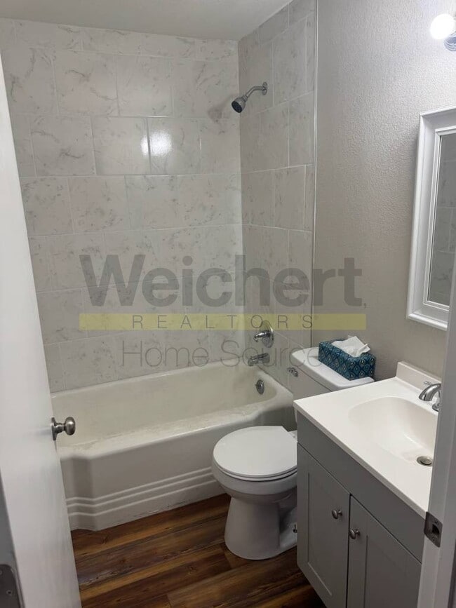 Photo - 605 N 9th St