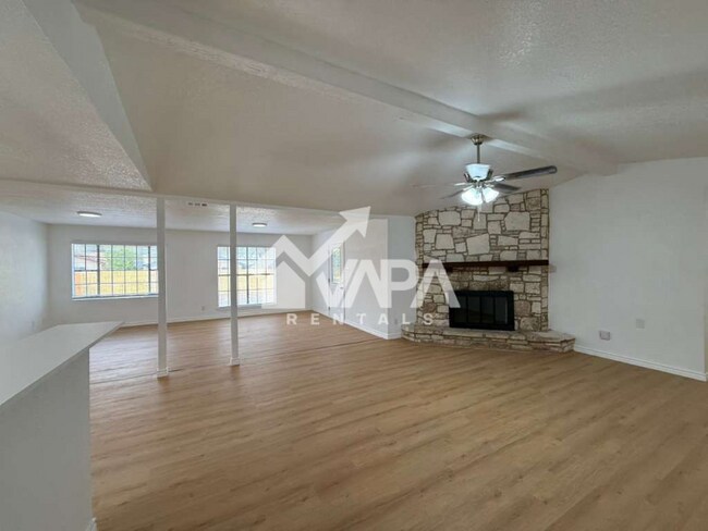 Photo - 222 Kerry Brook Dr