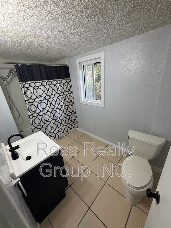 Photo - 1328 Moore St