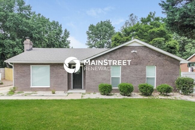 Building Photo - 3 Bedroom Pet-Friendly Home in CHARLOTTE, NC with Main Street Renewal