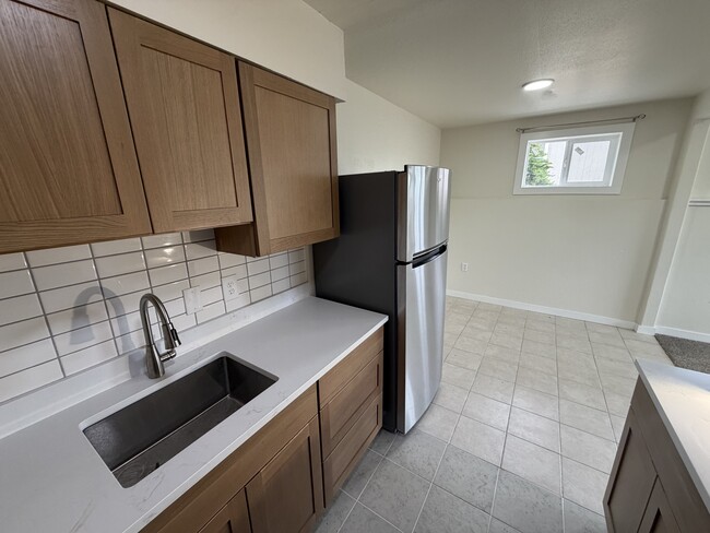 kitchen/dinning room - 404 West Klickitat ave Unit 2