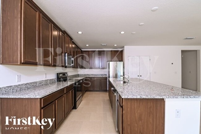 Photo - 900 Avenal Ln