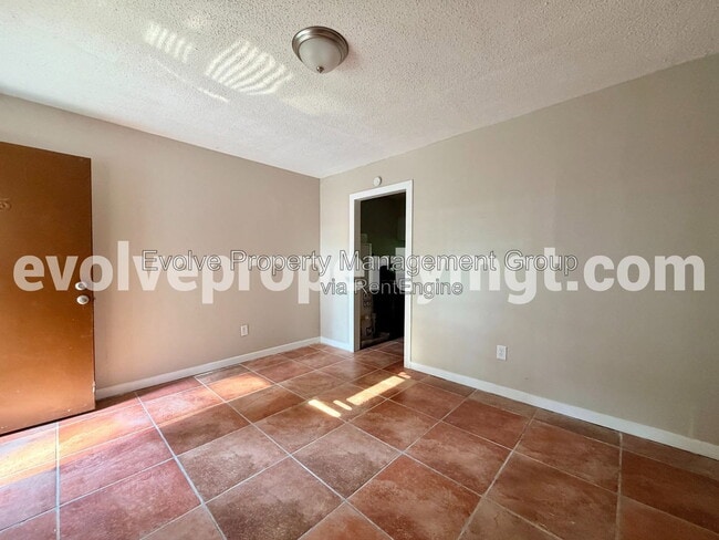 Photo - 30 W Fay Ave Unit 3
