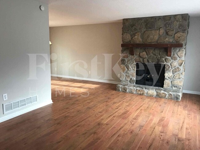 Photo - 1006 Hicksmil Ct SW