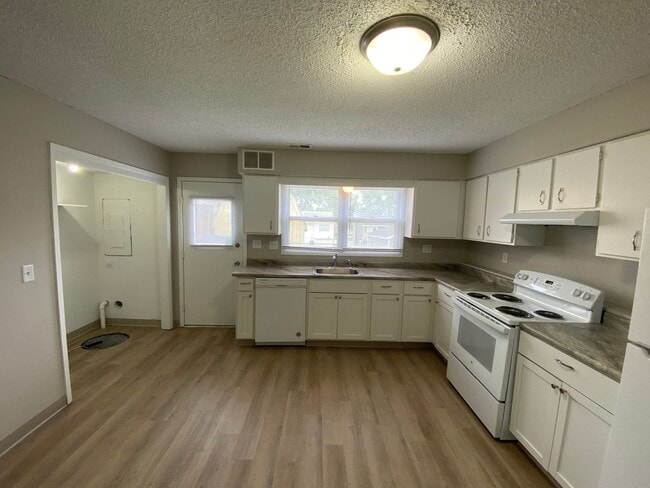 2018 E Caulder Ave Unit 2020 E Caulder Avenue