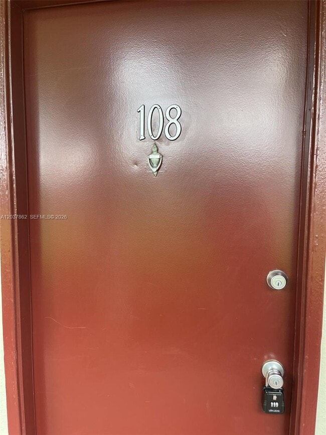 Photo - 151 SW 135th Terrace Unidad 108T