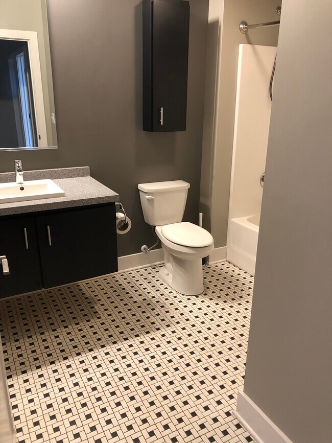 Photo - 127 E Main St