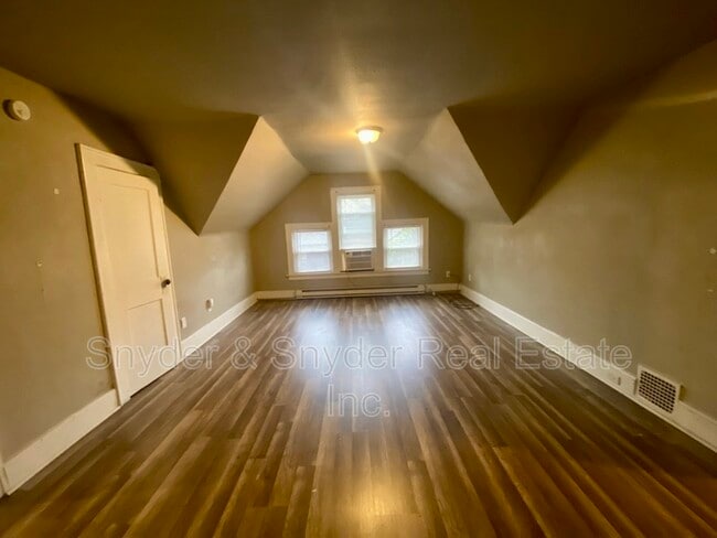 Photo - 438 Crestwood Ave