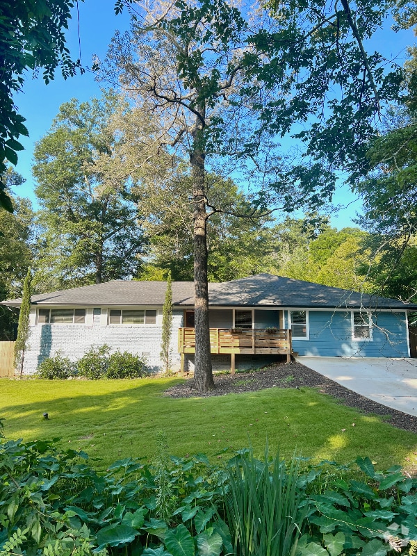 Building Photo - 3700 Ashwood Dr SE Rental