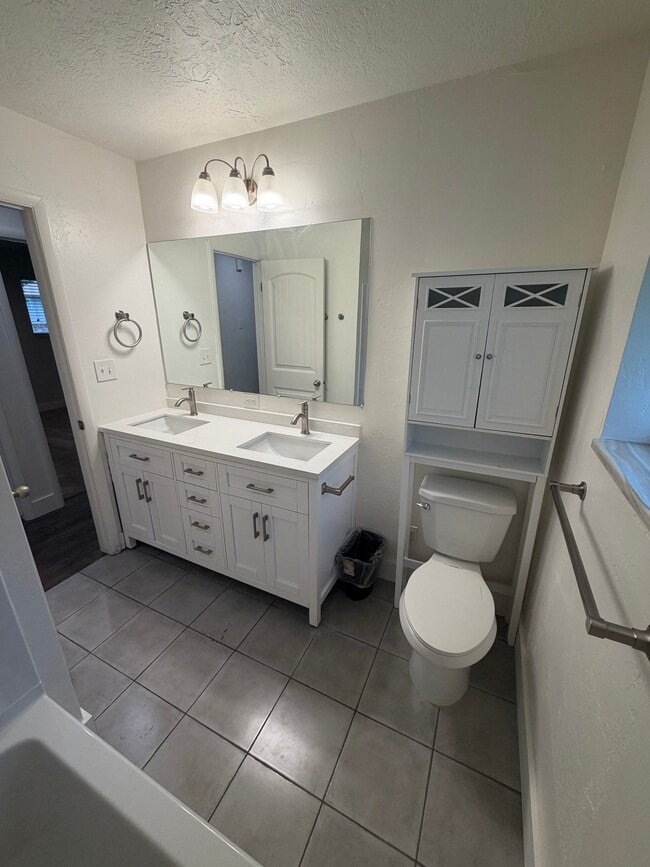 Photo - 2151 W 300 N St